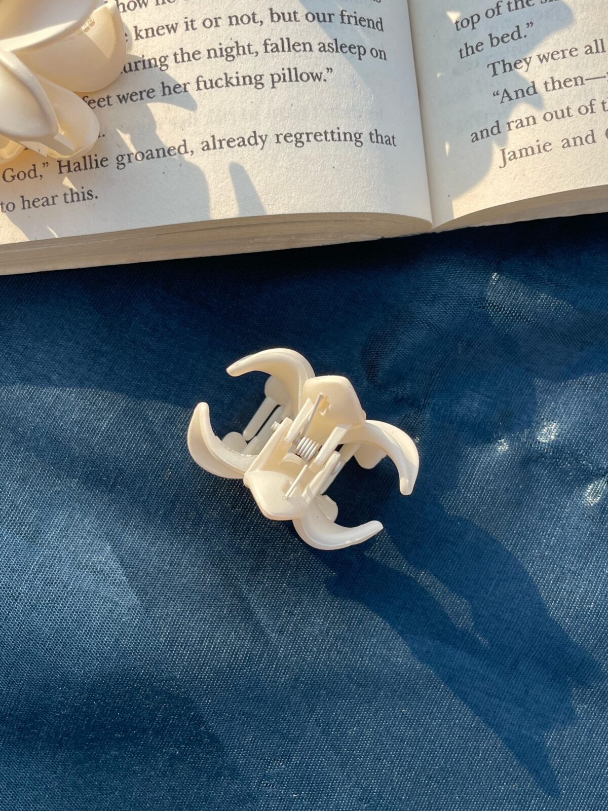 Mini Matte Flower Claw Clip
