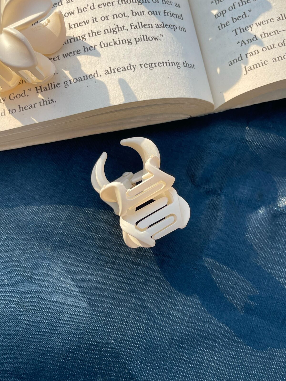 Mini Matte Flower Claw Clip