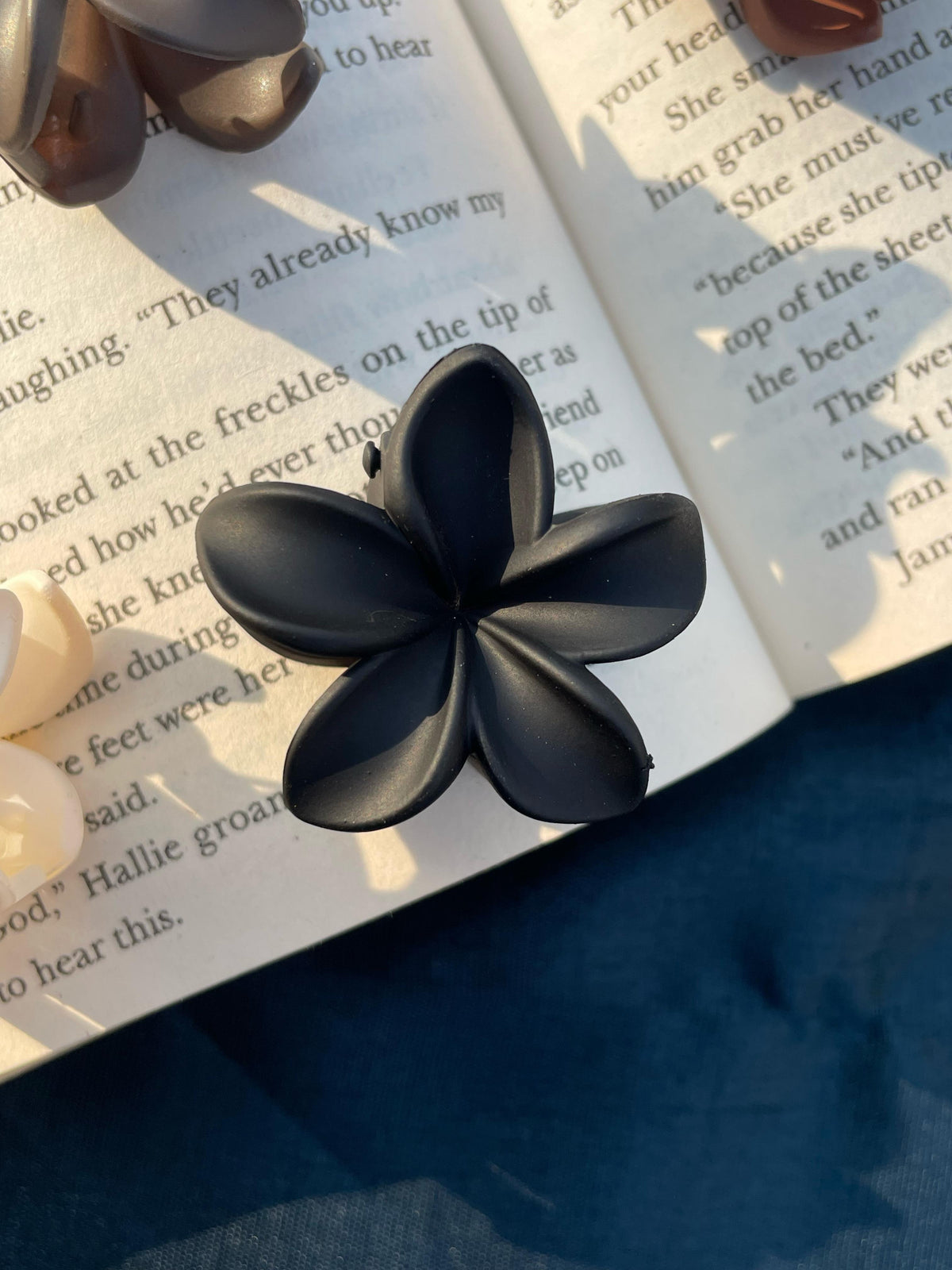 Mini Matte Flower Claw Clip