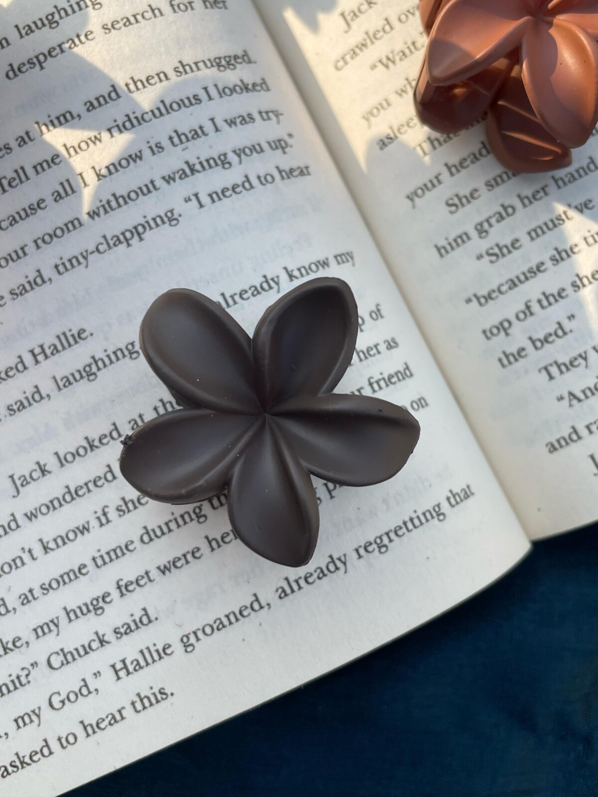 Mini Matte Flower Claw Clip