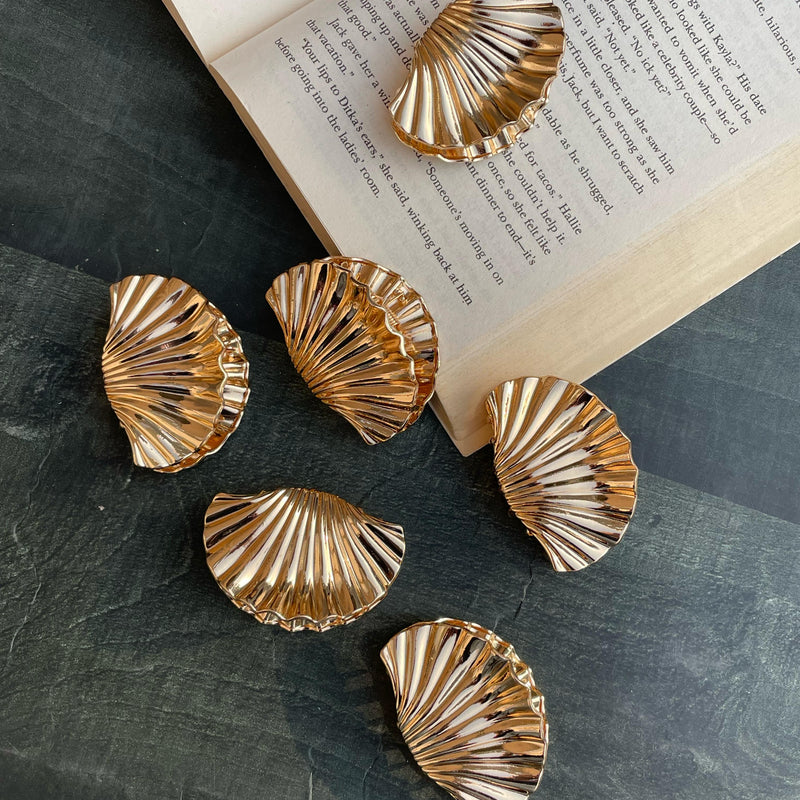 Seashell Medium Anti Tarnish Claw Clip