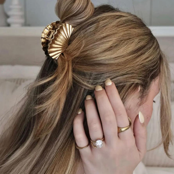 Seashell Medium Anti Tarnish Claw Clip